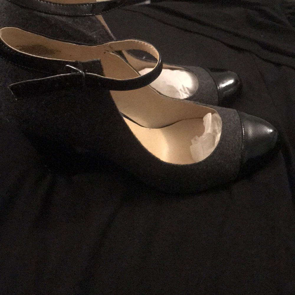 Shoes - Picture 2 of 4